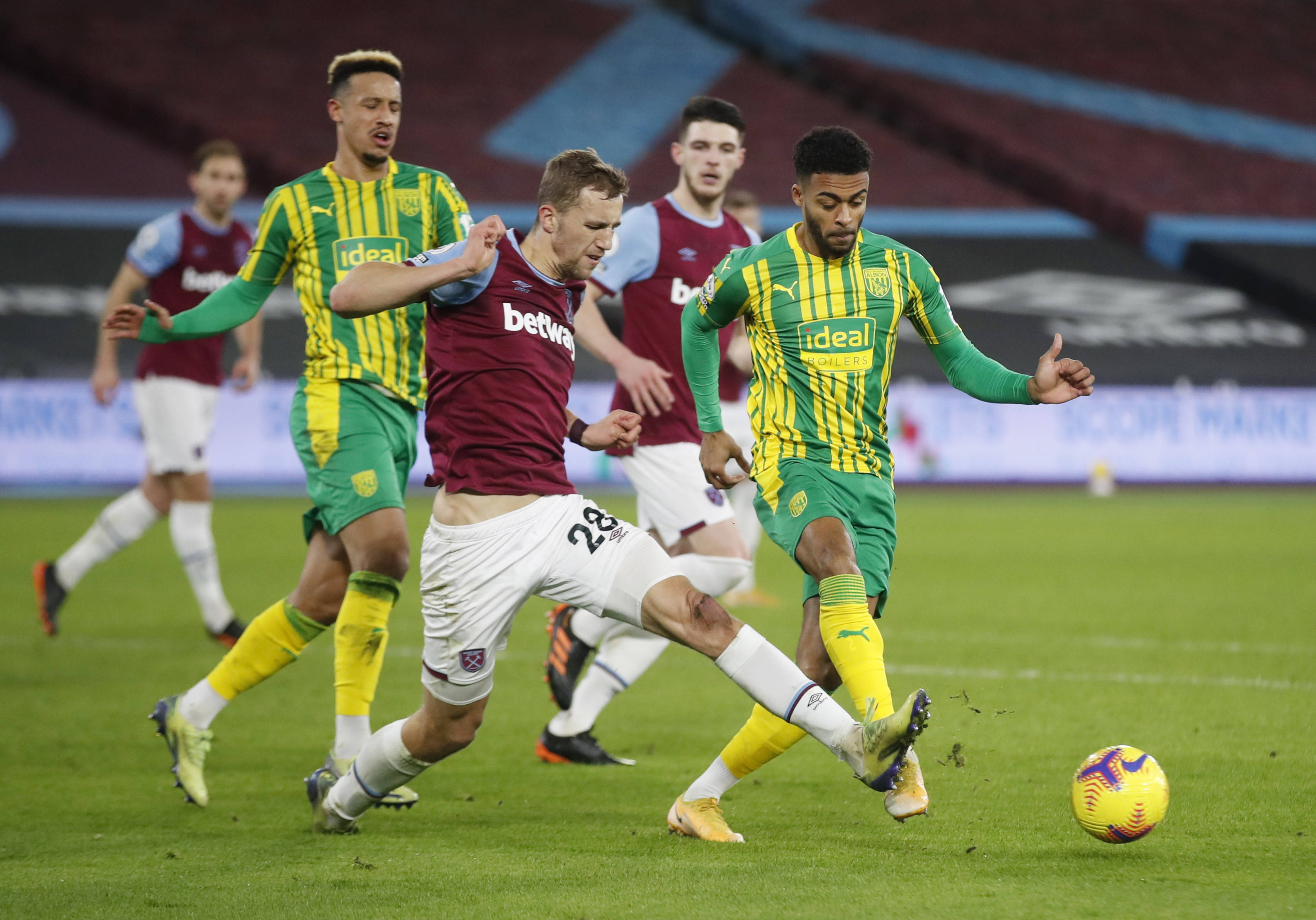 他专注于恢 他专注于恢